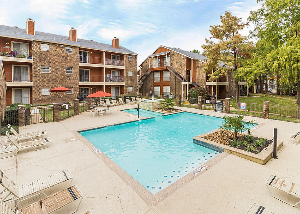 Arlington Oaks Apartments in Arlington, TX